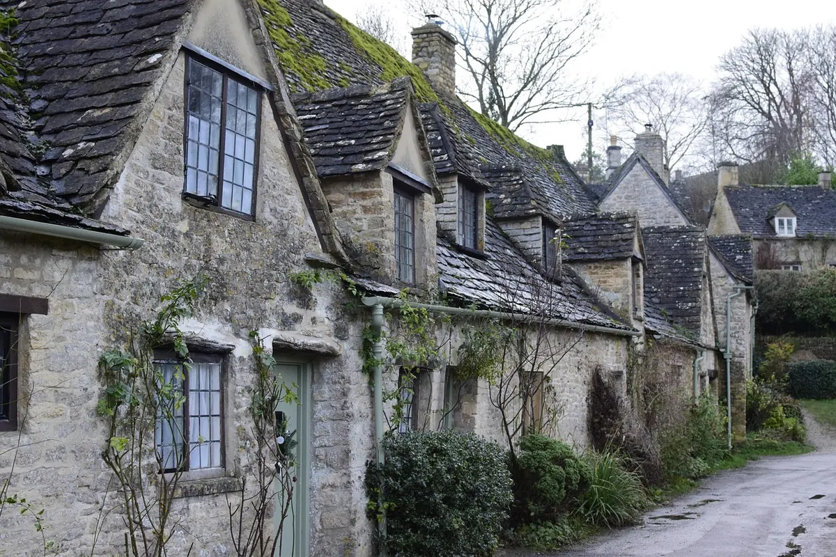 Cotswolds B&Bs vs. Pubs with Rooms vs. Self-Catering: Which Is Right for Your Trip?